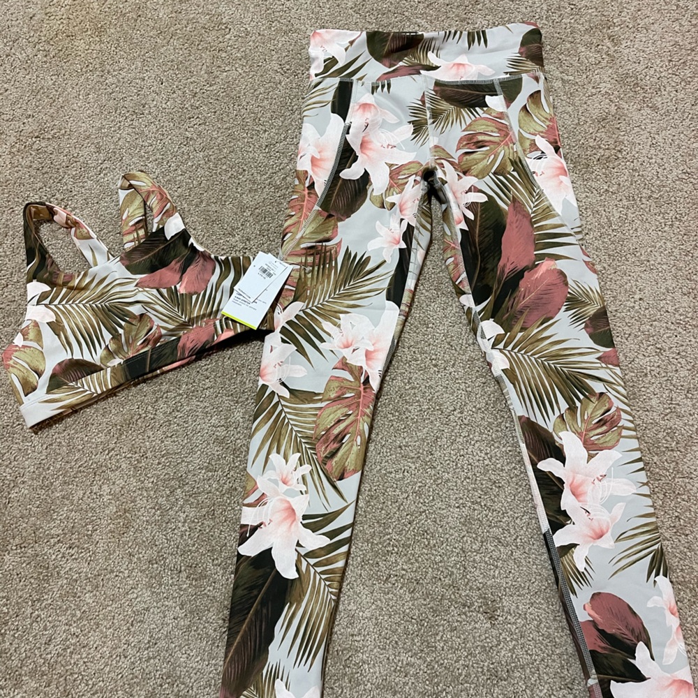 Girls Old Navy Hawaiian Print Leggings and Sports Bra Size Large
